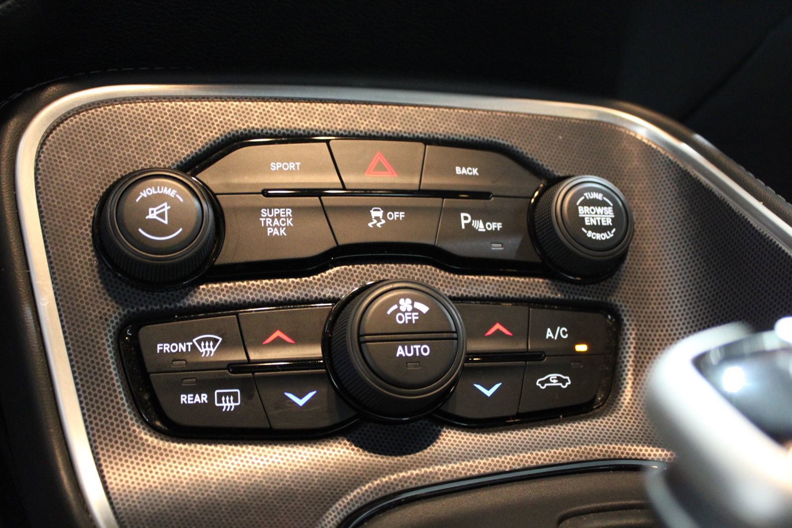 Used 2016 Dodge Challenger SXT Plus image 30