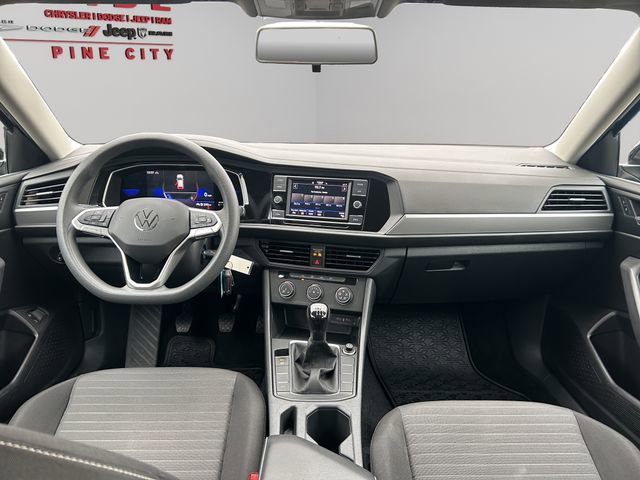Used 2022 Volkswagen Jetta S image 16