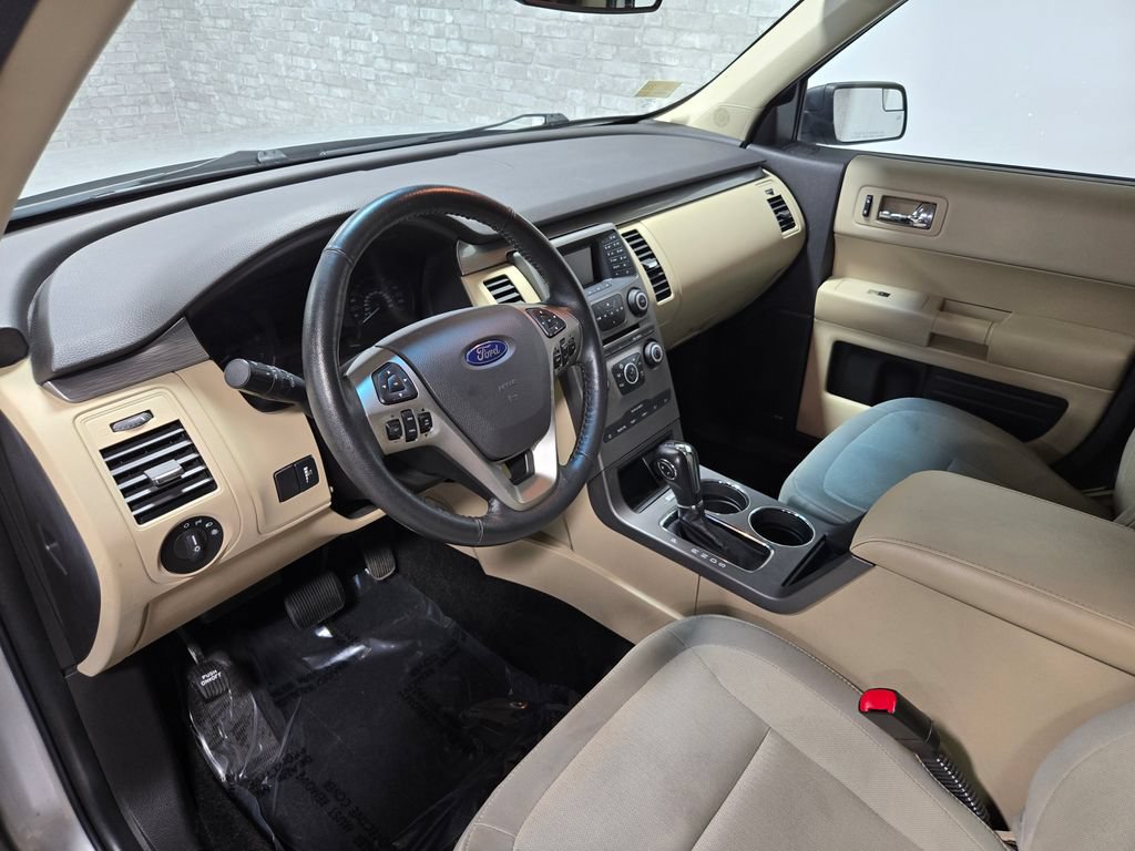 Used 2019 Ford Flex SE FWD image 12