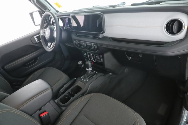 Used 2025 Jeep Wrangler Unlimited Sahara image 28