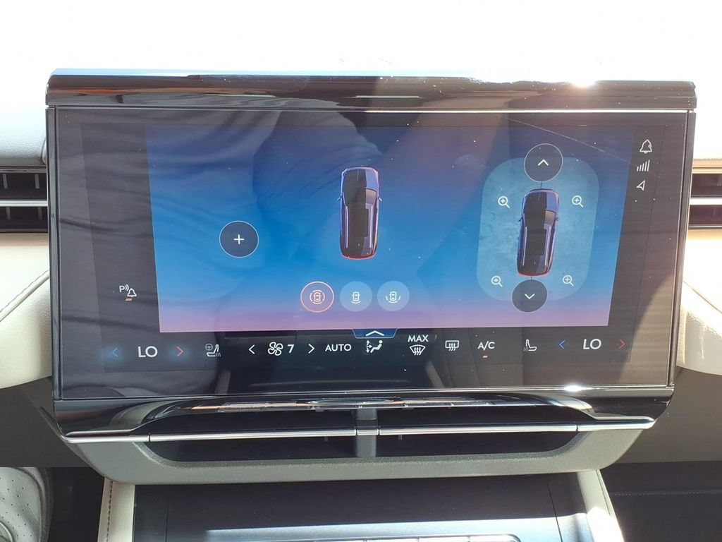 Used 2024 Lincoln Nautilus Reserve AWD/4WD image 17