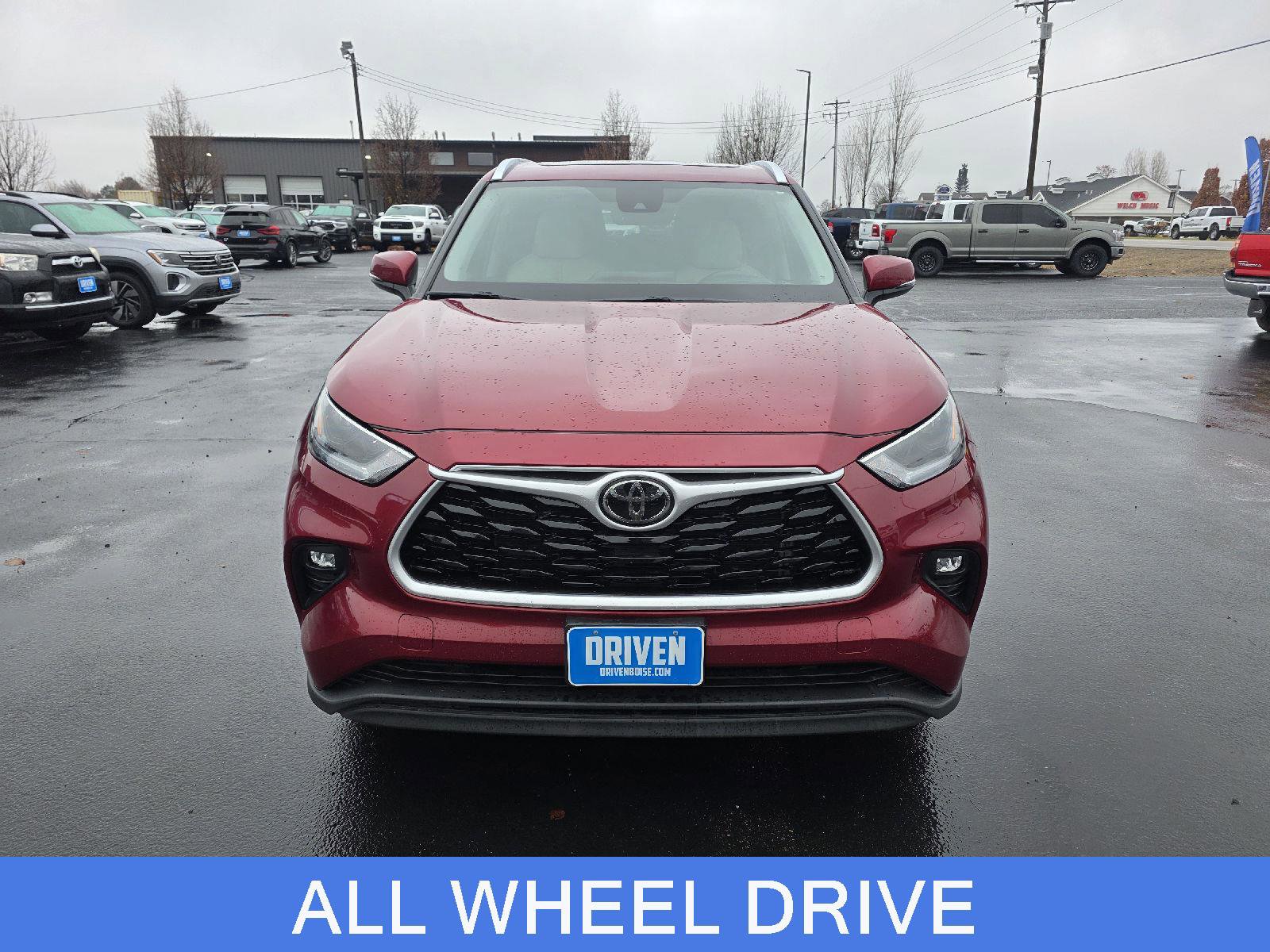 Used 2021 Toyota Highlander XLE image 2