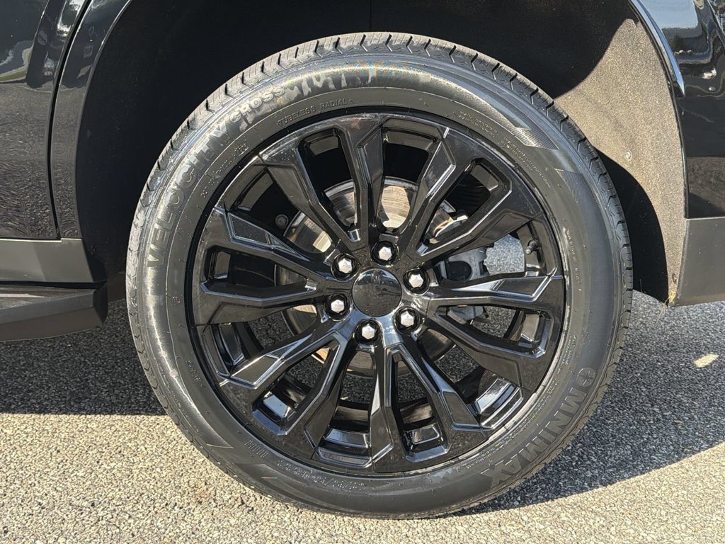 Used 2024 GMC Yukon Denali AWD/4WD image 11