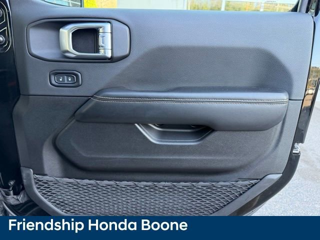 Used 2024 Jeep Wrangler Sahara image 43