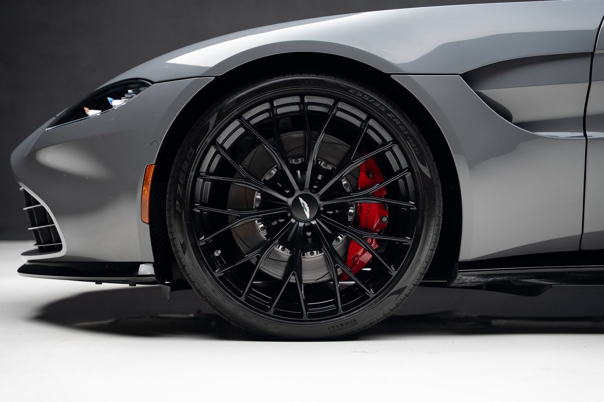 Used 2023 Aston Martin V8 Vantage Roadster RWD image 21