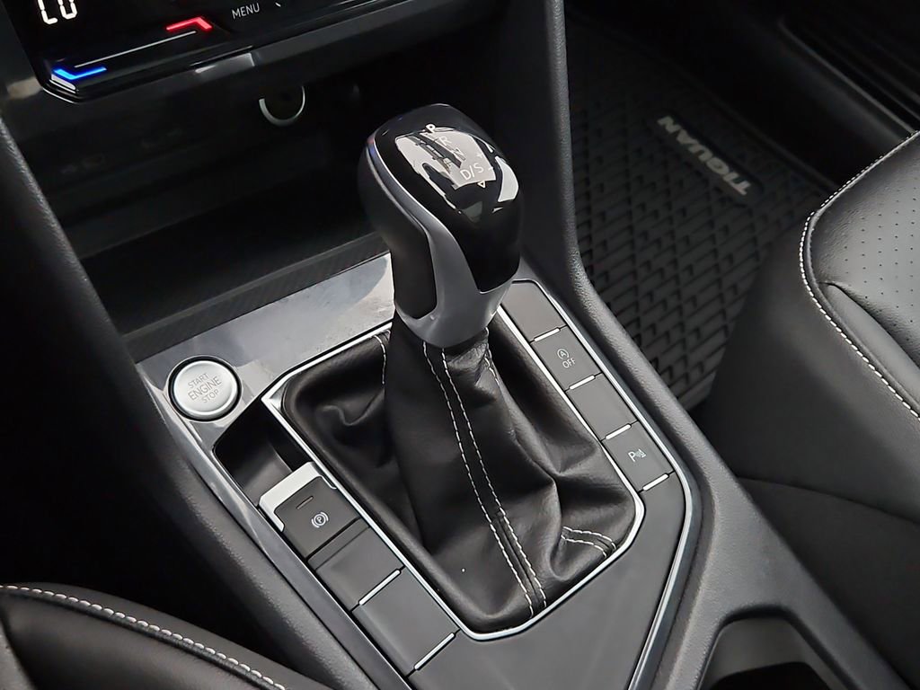 Used 2023 Volkswagen Tiguan SE R-Line image 25