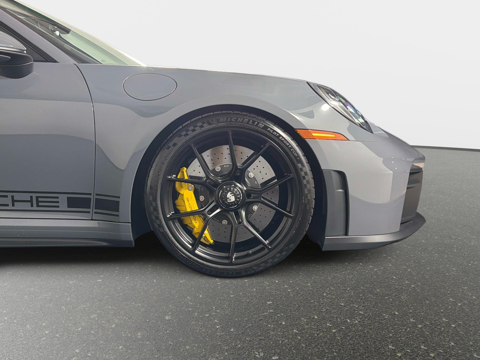 Used 2025 Porsche 911 GT3 RWD image 22