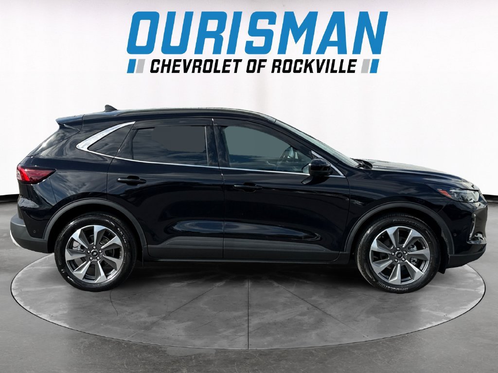 Used 2023 Ford Escape Platinum w/ Premium Technology Package AWD/4WD image 7