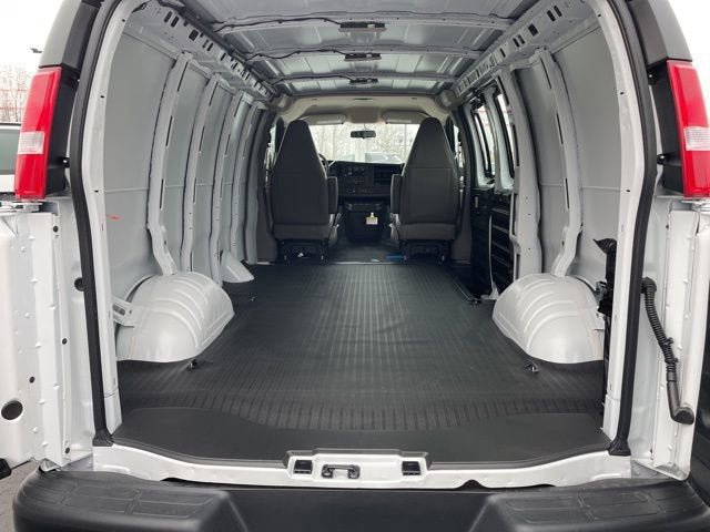 New 2025 GMC Savana 2500 w/ Driver Convenience Package RWD image 23