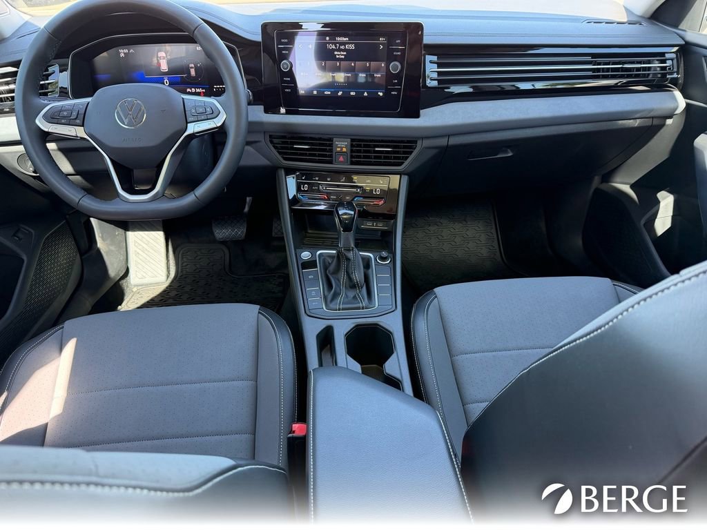 Used 2026 Volkswagen Jetta SE image 19