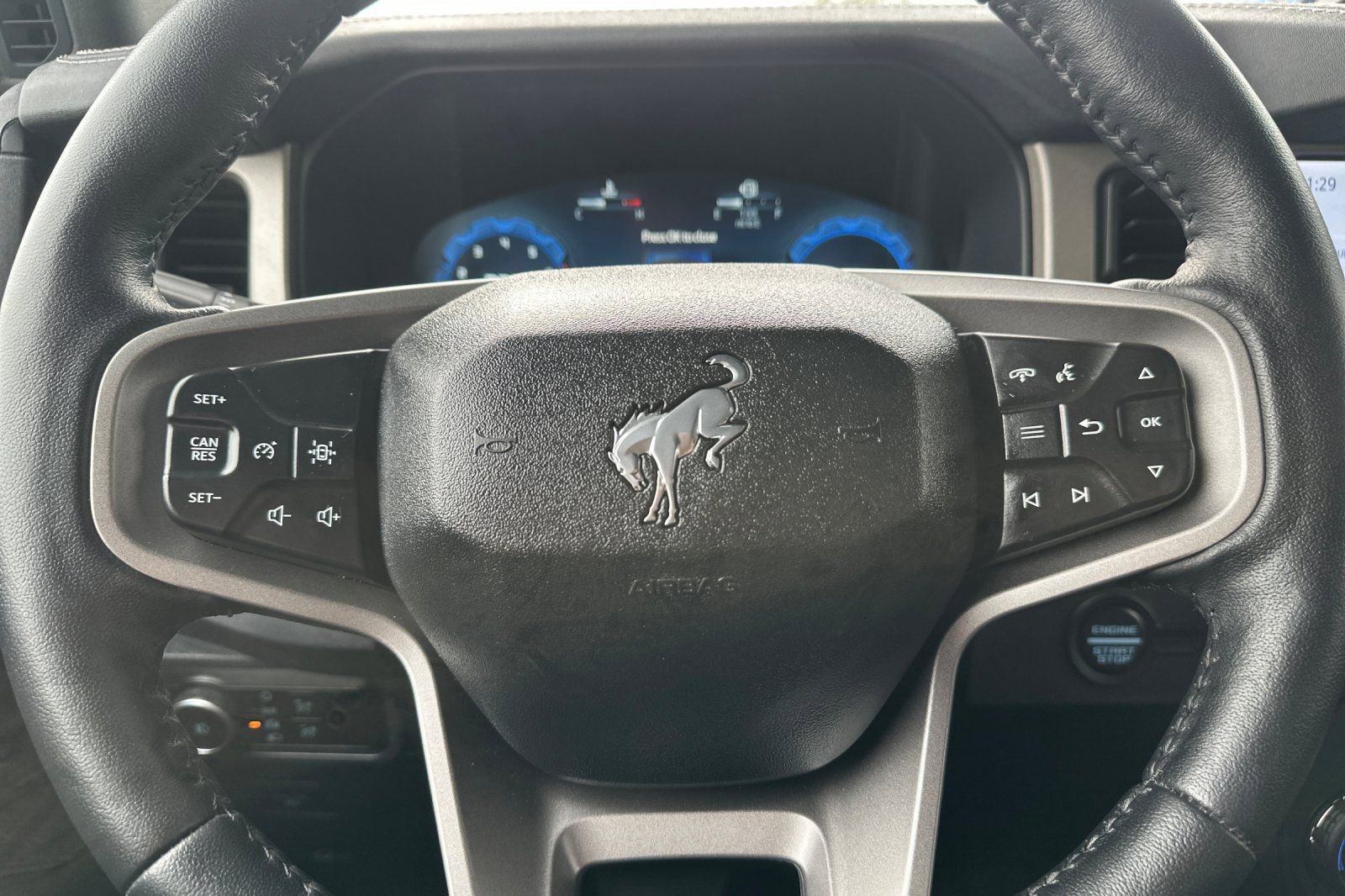 Used 2025 Ford Bronco Outer Banks image 24