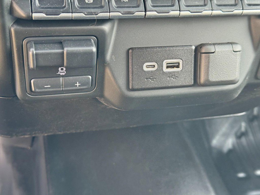 Used 2025 Chevrolet Silverado 2500 W/T image 23