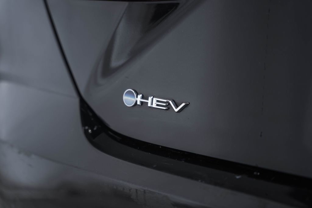 Used 2025 Toyota Camry LE FWD image 8