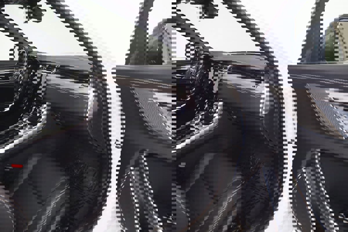 Used 2024 Jaguar XF R-Dynamic SE image 52