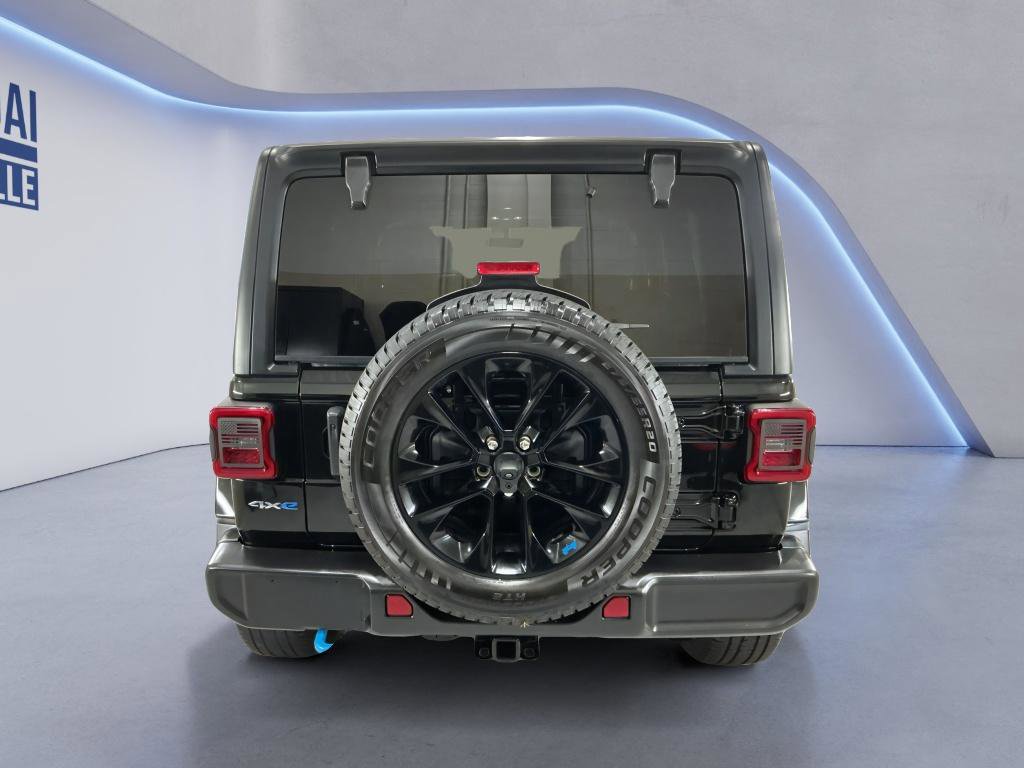 Used 2023 Jeep Wrangler Sahara AWD/4WD image 3
