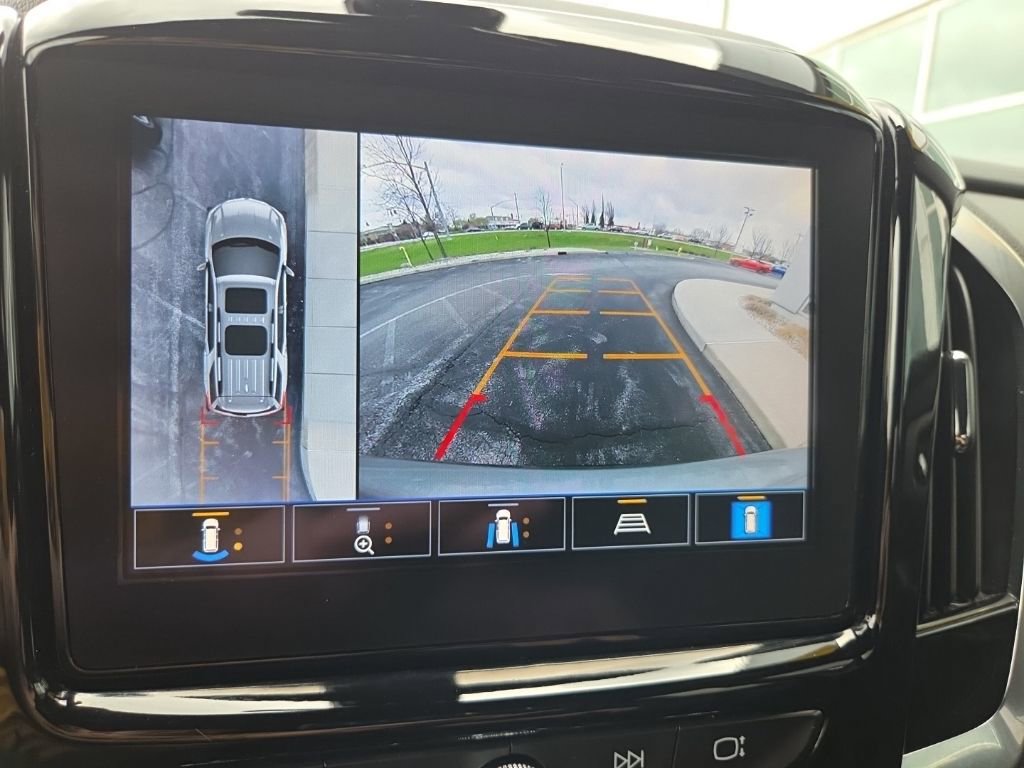 Used 2023 Chevrolet Traverse LT FWD image 50