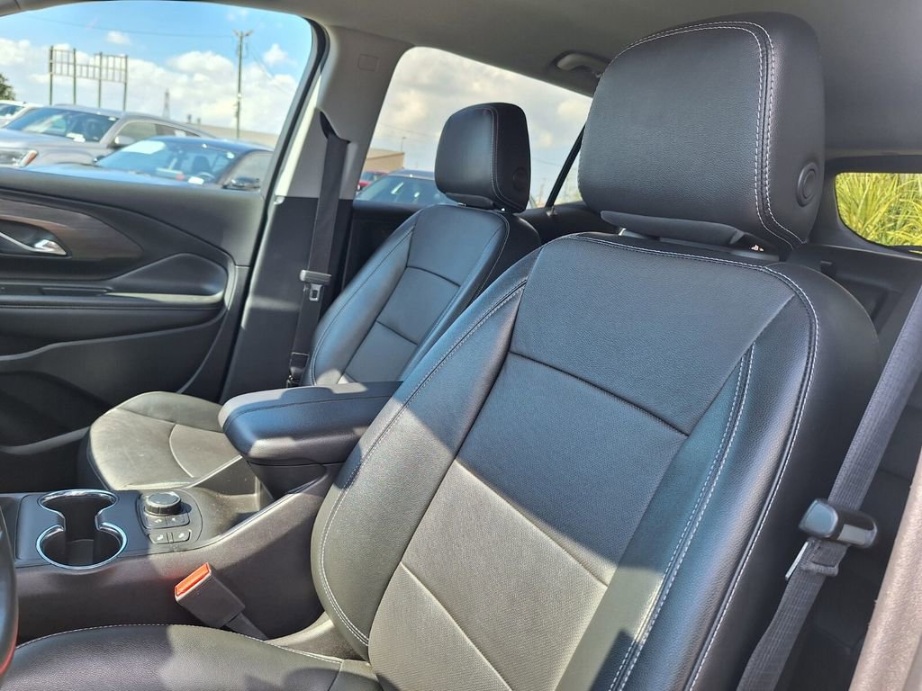 Used 2023 GMC Terrain SLT image 11