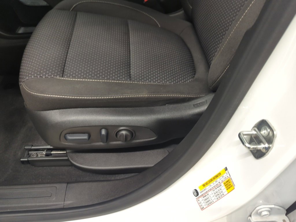 Used 2023 GMC Acadia SLE w/ Driver Convenience Package image 14