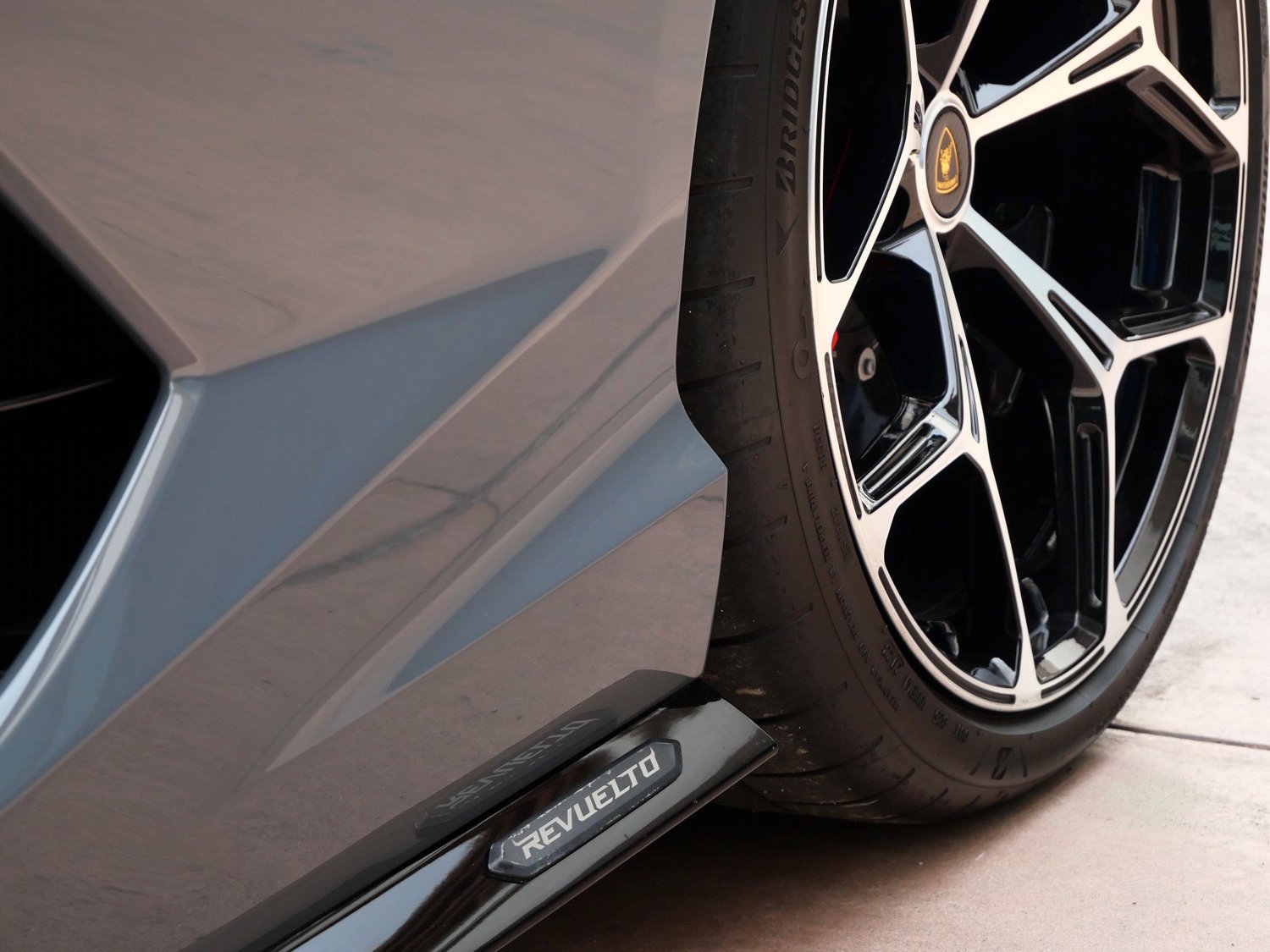 Used 2024 Lamborghini Revuelto image 15