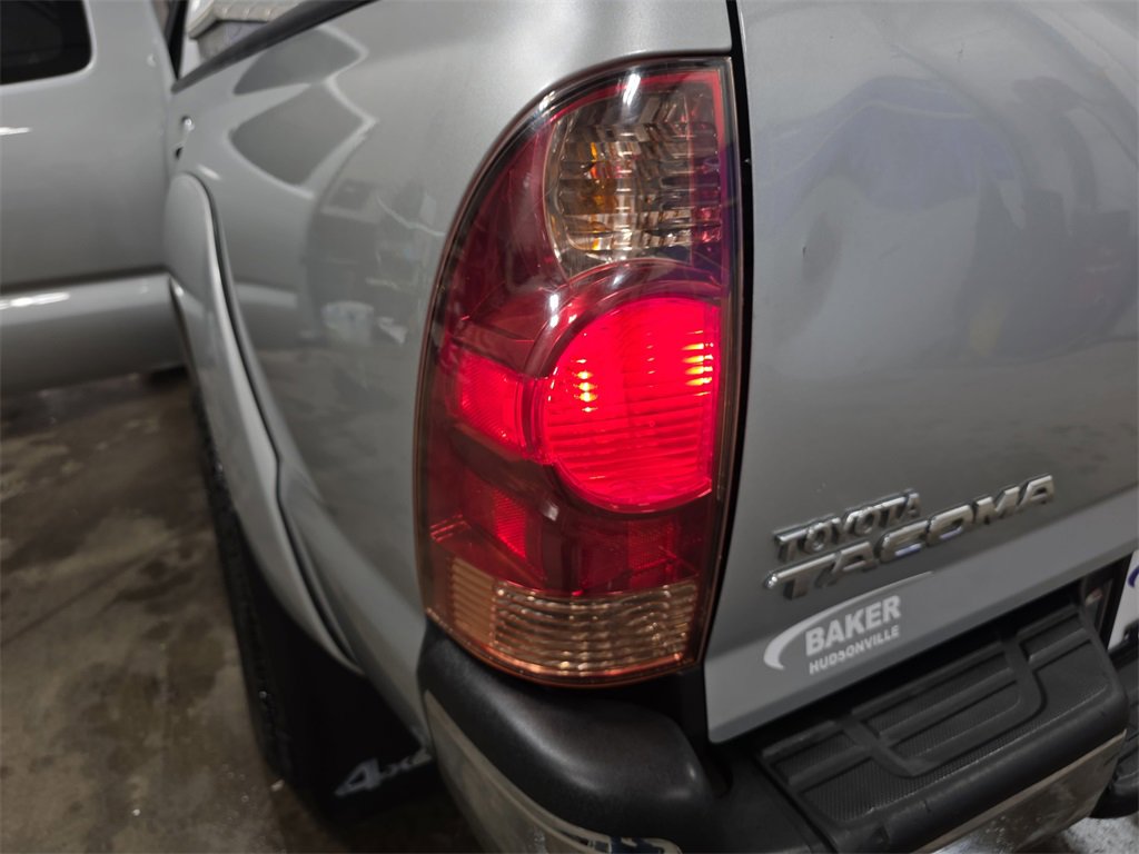 Used 2005 Toyota Tacoma 4x4 Access Cab image 31