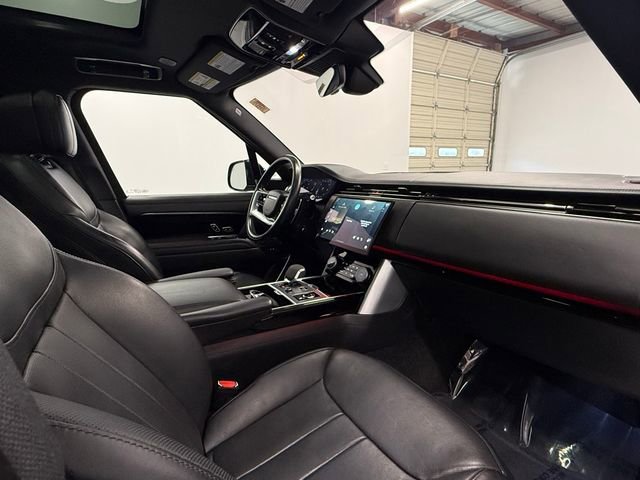 Used 2023 Land Rover Range Rover SE image 20