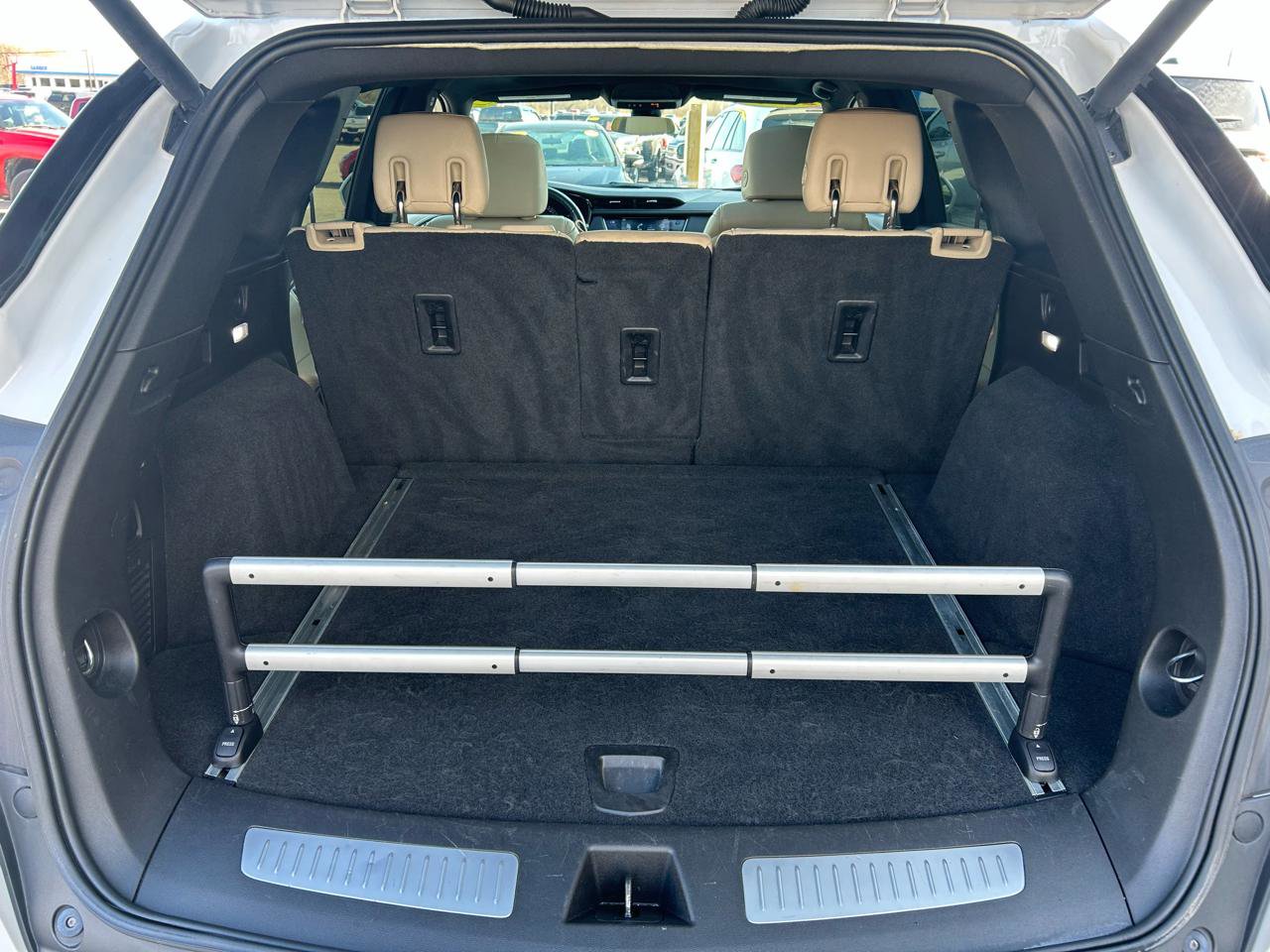 Used 2017 Cadillac XT5 Luxury w/ Driver Awareness Package image 17