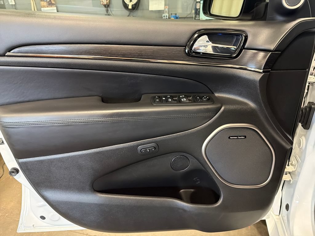 Used 2020 Jeep Grand Cherokee High Altitude AWD/4WD image 16