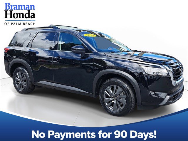 Used 2024 Nissan Pathfinder SV
