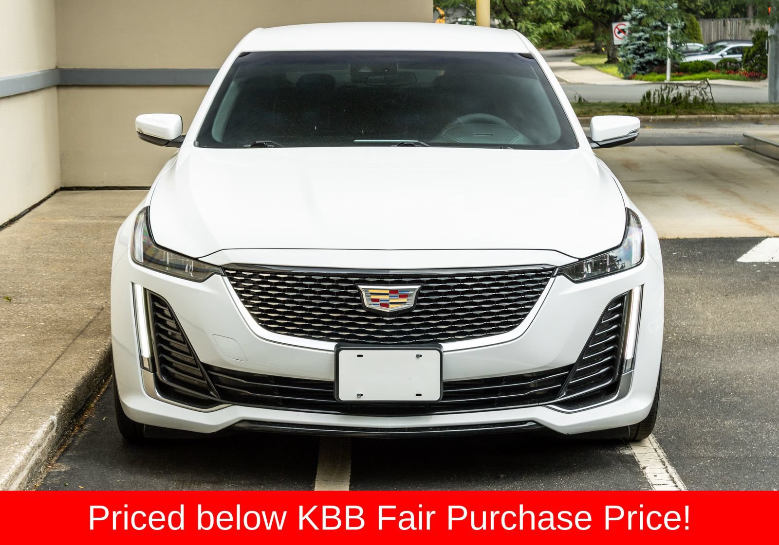 Used 2022 Cadillac CT5 Luxury RWD image 2