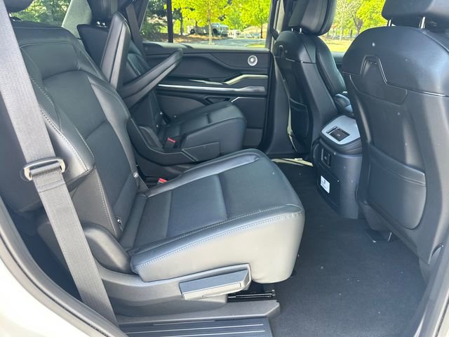 New 2026 Lincoln Navigator Reserve image 18