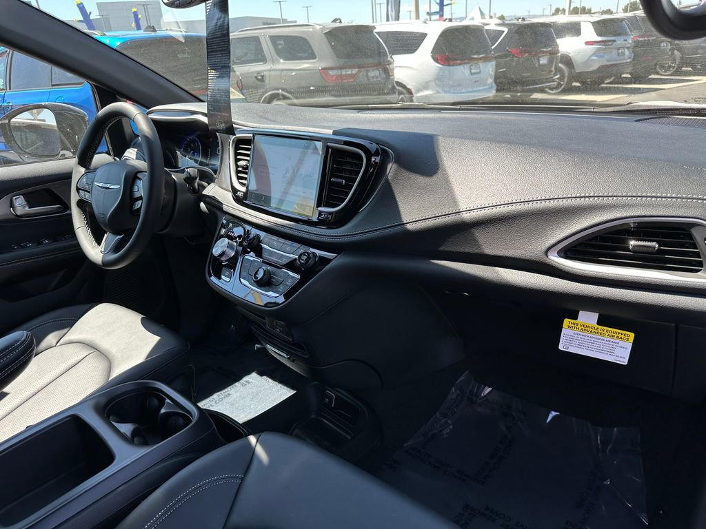 New 2026 Chrysler Pacifica Select FWD image 15