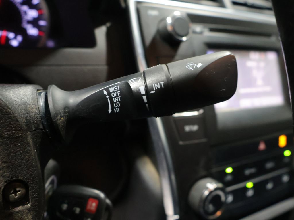 Used 2015 Toyota Camry SE image 29