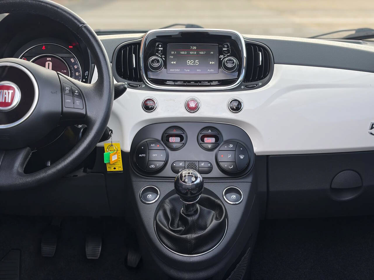 Used 2017 FIAT 500 Lounge FWD image 22