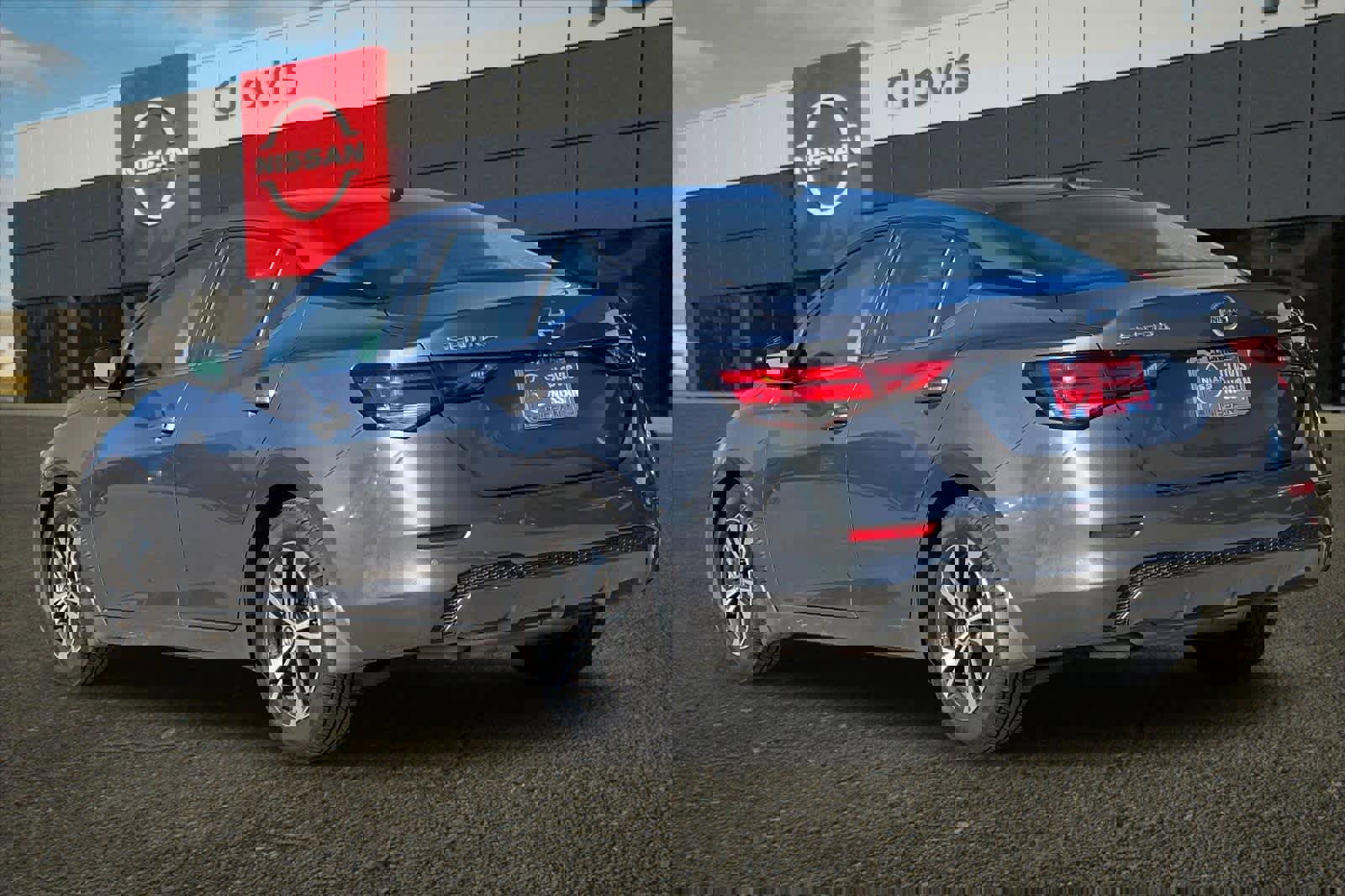 Used 2021 Nissan Sentra SV image 7