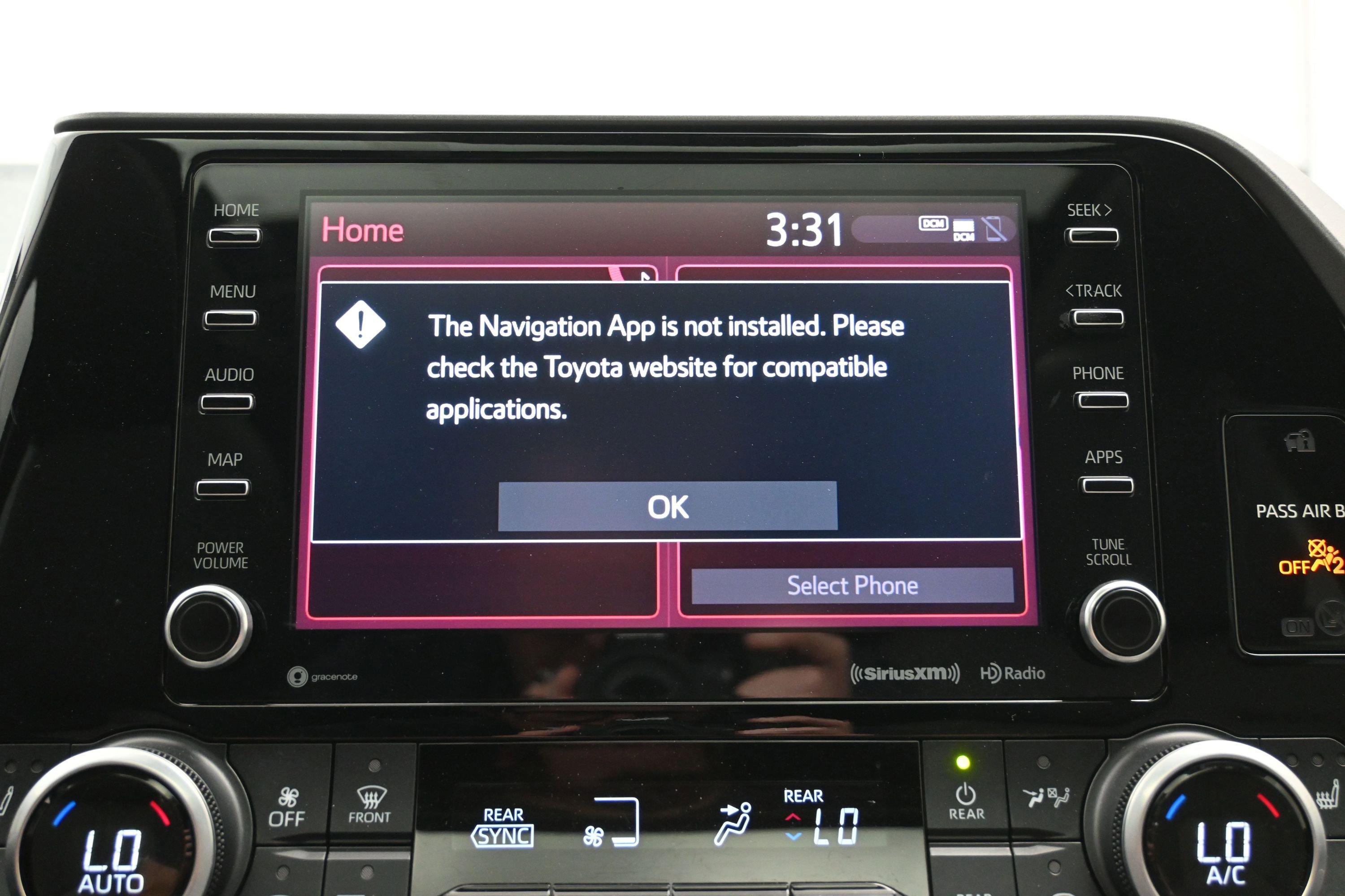 Used 2021 Toyota Highlander XLE AWD/4WD image 29