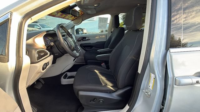 Used 2023 Chrysler Voyager LX FWD image 29