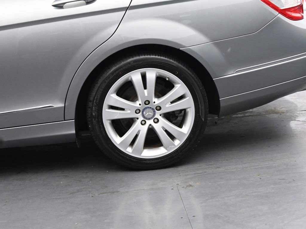 Used 2010 Mercedes-Benz C 300 Sedan image 13