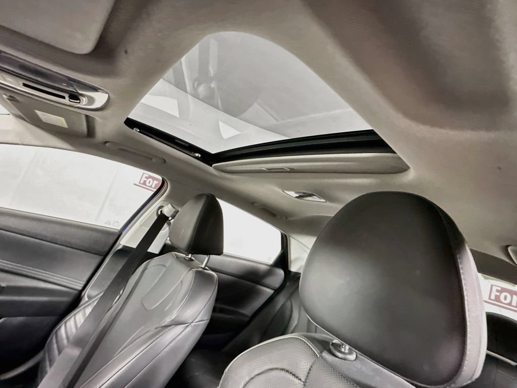 Used 2023 Hyundai Elantra Limited FWD image 12