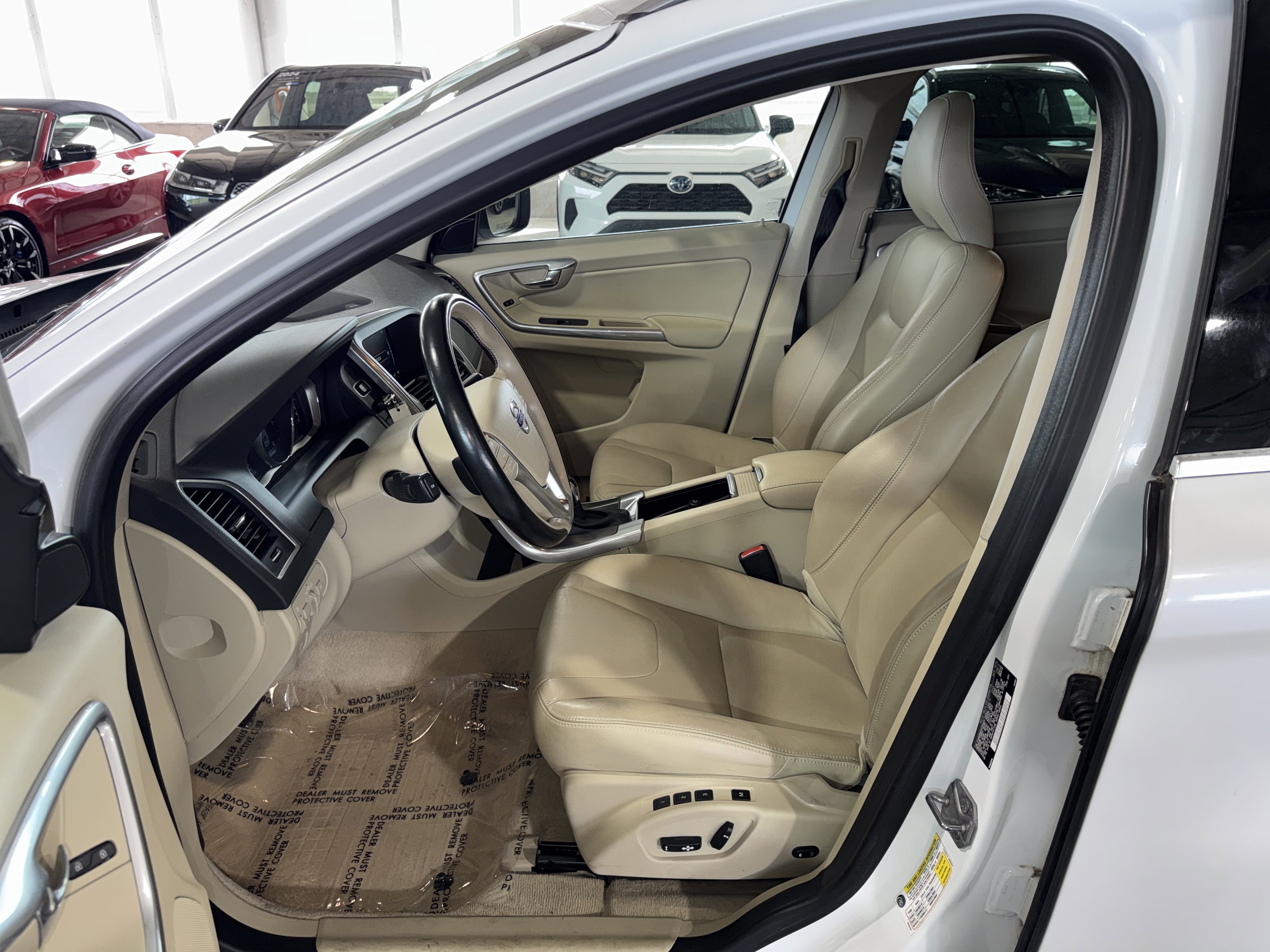 Used 2016 Volvo XC60 T6 Platinum AWD/4WD image 19