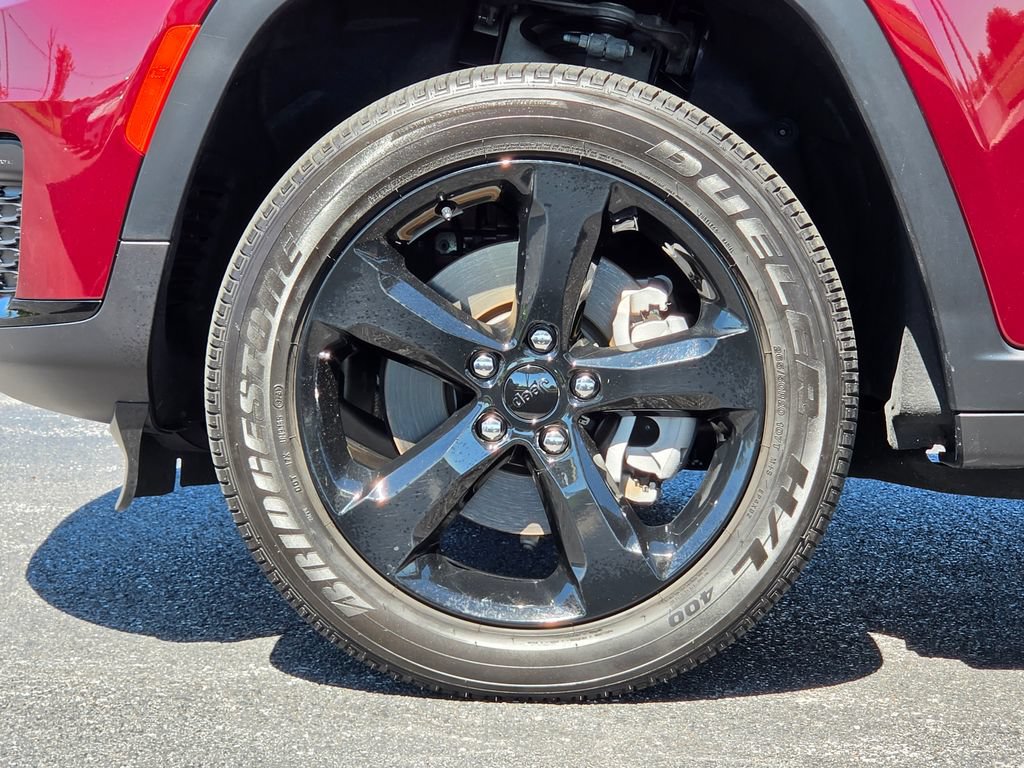 Used 2025 Jeep Grand Cherokee L Altitude AWD/4WD image 9