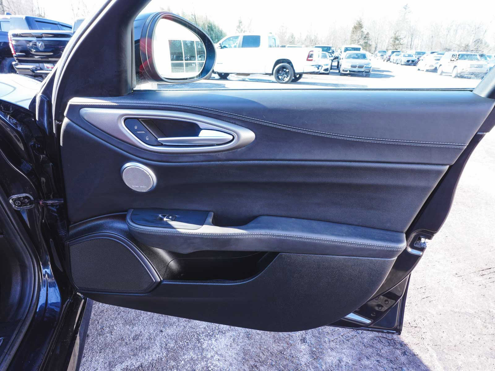 Used 2024 Alfa Romeo Giulia Veloce image 12