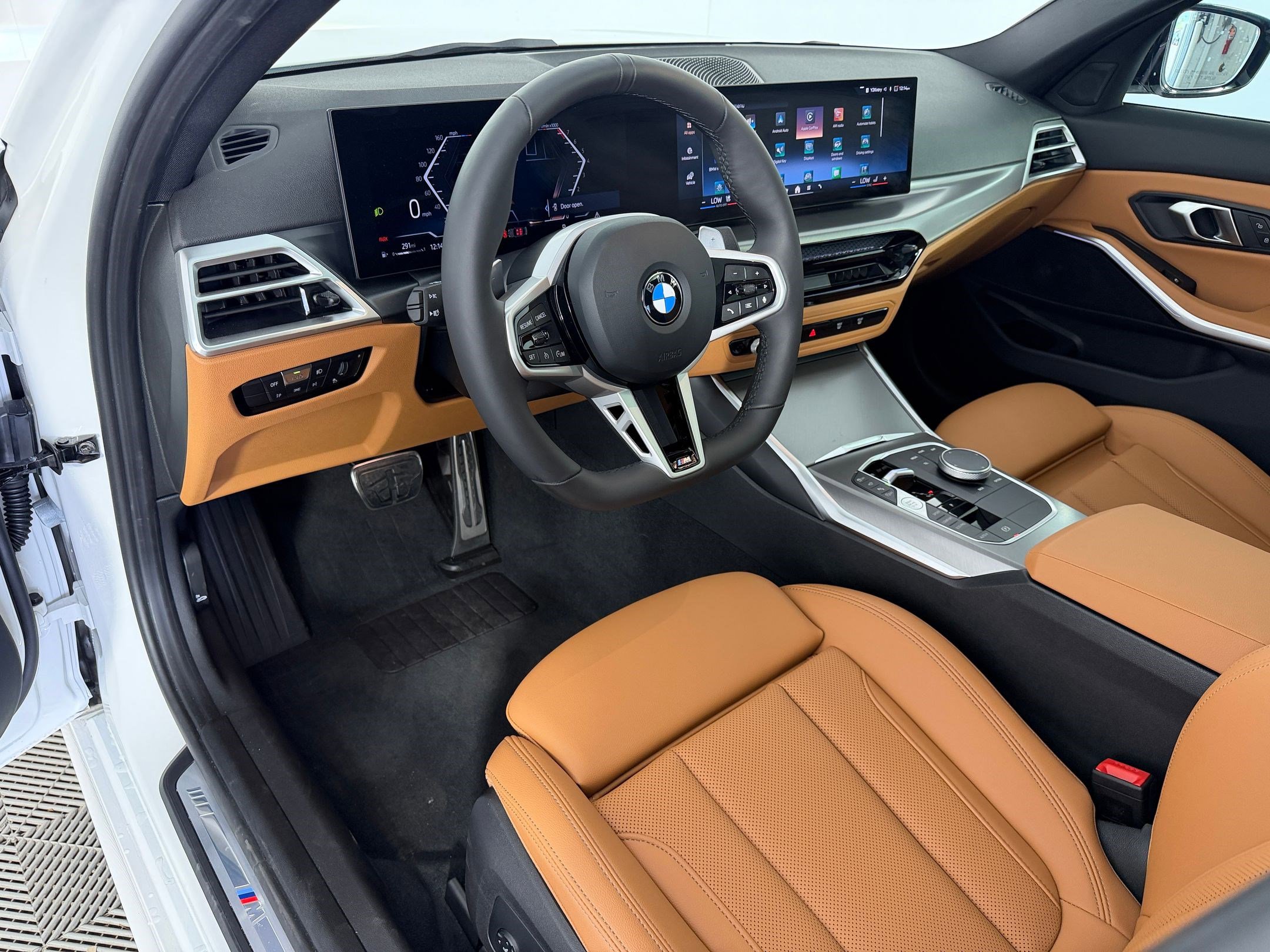 Used 2026 BMW 330i Sedan w/ M Sport Package image 4