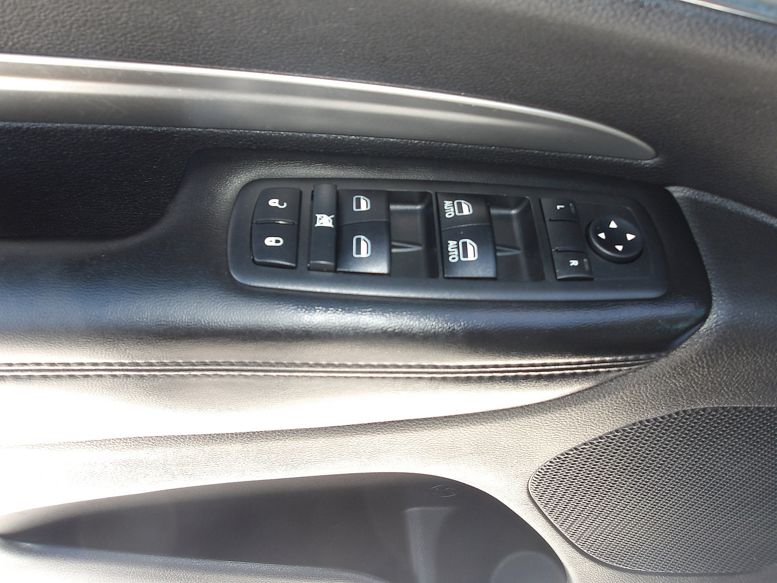 Used 2017 Dodge Durango SXT w/ 3rd Row Seating Group image 17