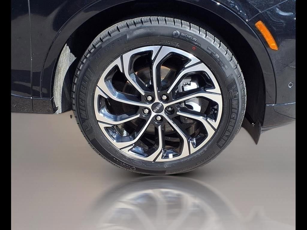 Used 2024 Lincoln Nautilus Reserve image 26