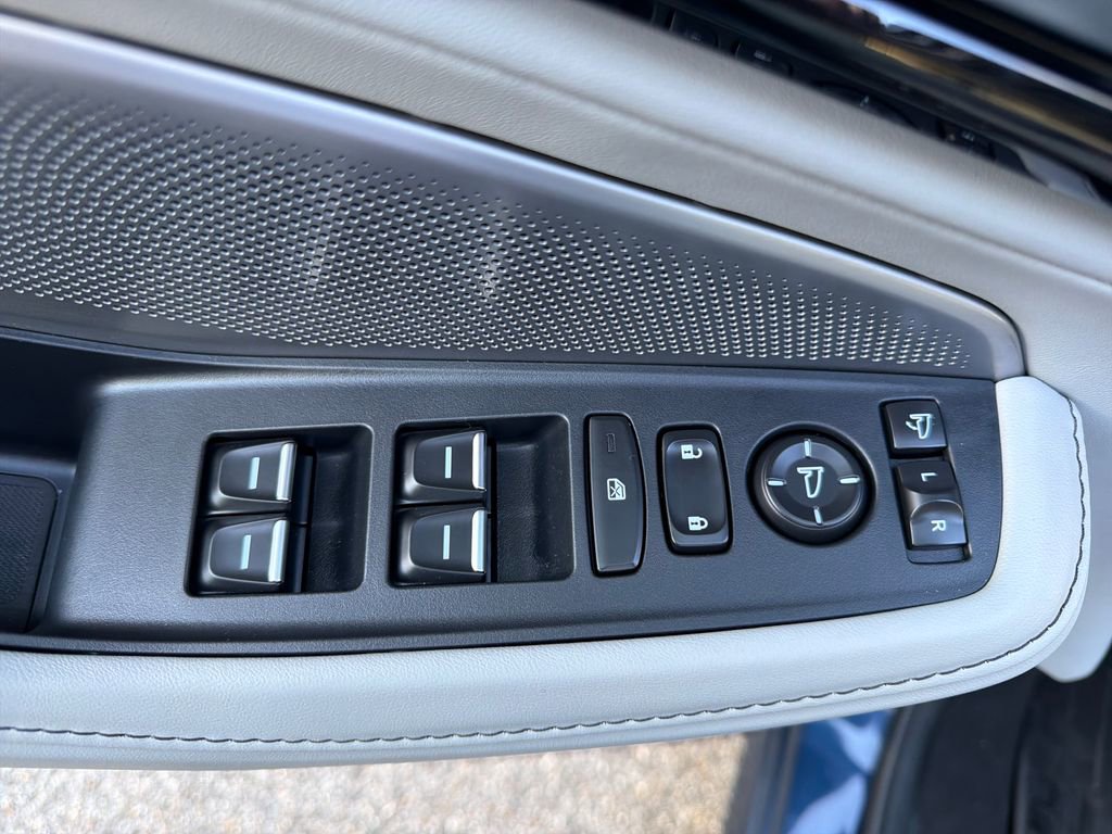 Used 2025 Acura MDX FWD w/ Technology Package image 29