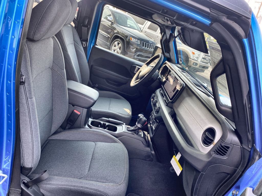 New 2025 Jeep Wrangler Sport S image 23