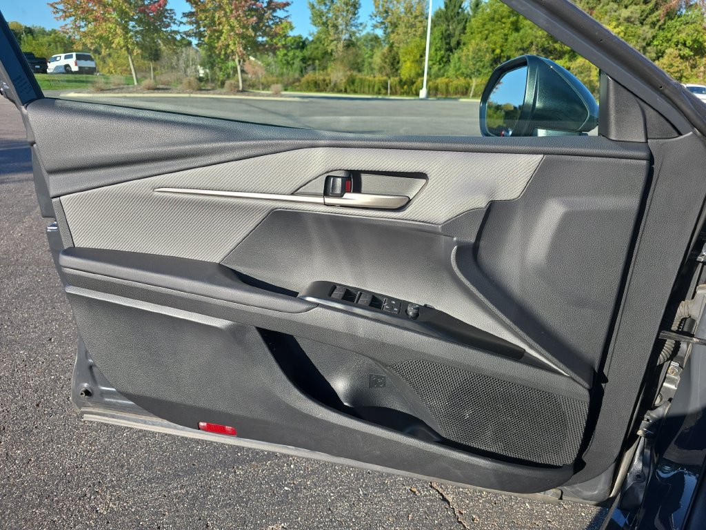 Certified 2025 Toyota Camry SE AWD/4WD image 31