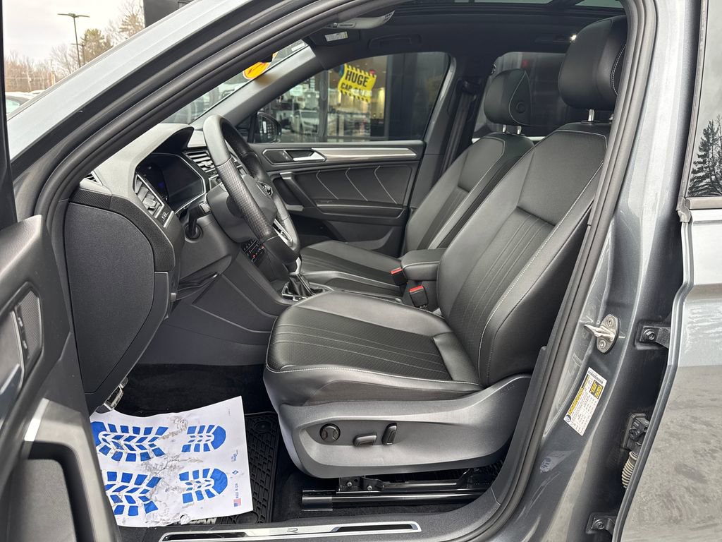 Used 2024 Volkswagen Tiguan SE R-Line image 22