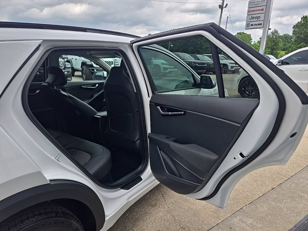 Used 2024 Kia Niro EX FWD image 75
