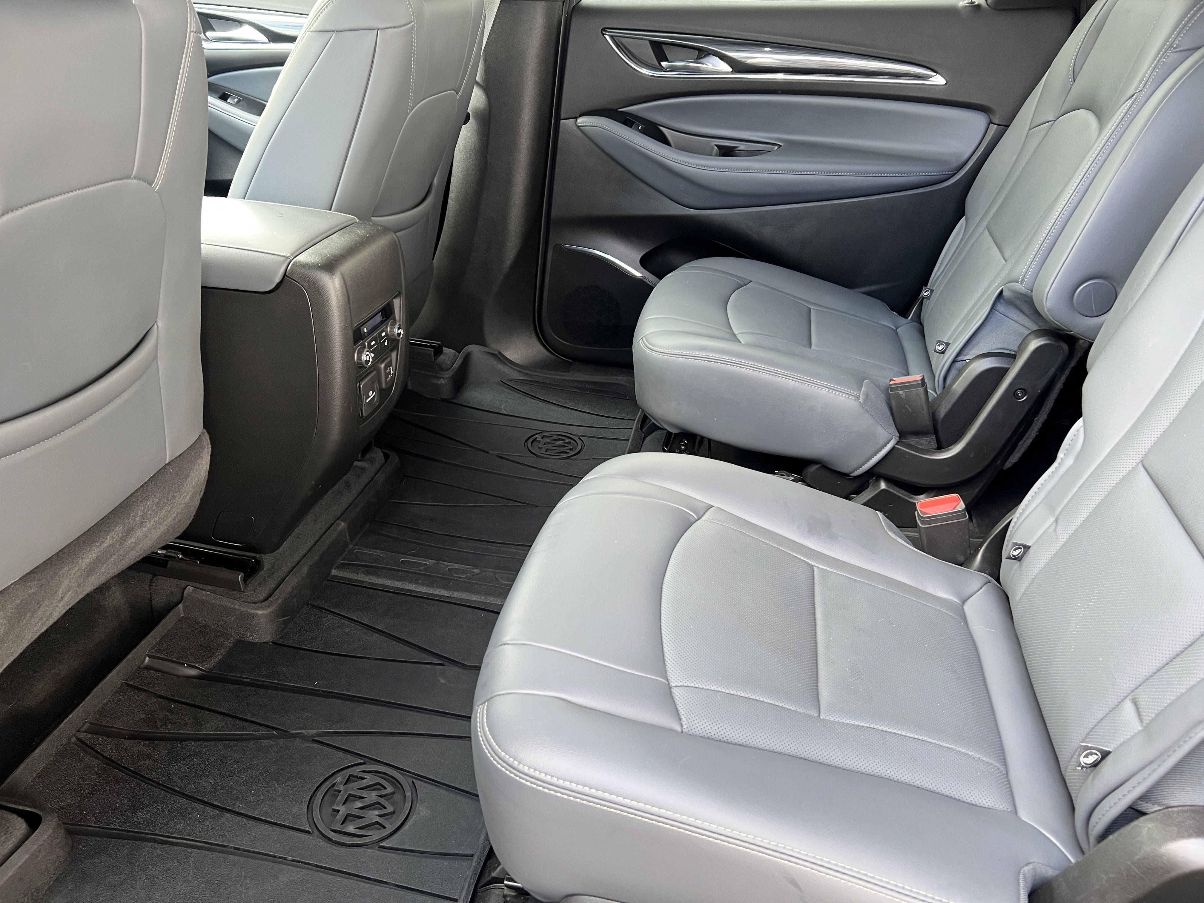 Used 2023 Buick Enclave Premium image 16